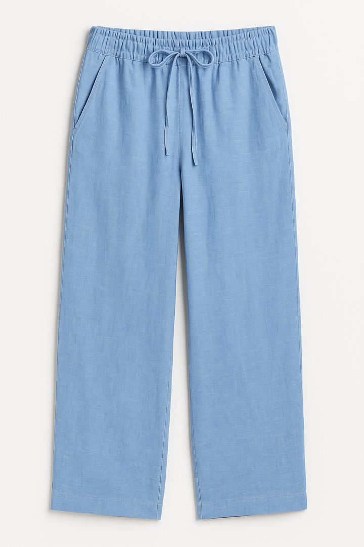 Solid color women's relaxed fit trousers. Effortless summer pants for ultimate comfort and casual style.