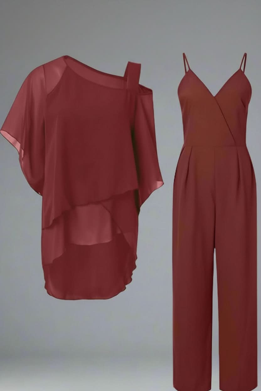 Detail of the fabric on the women's two-piece set, highlighting comfortable material for a chic summer fashion outfit.