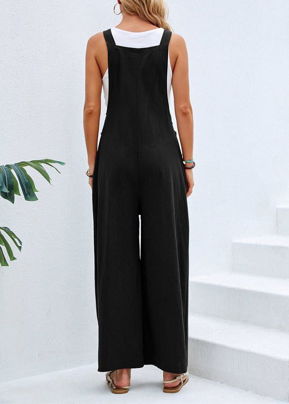 Fashionable women's wide leg jumpsuit with adjustable straps & discreet pockets, great for boho style.