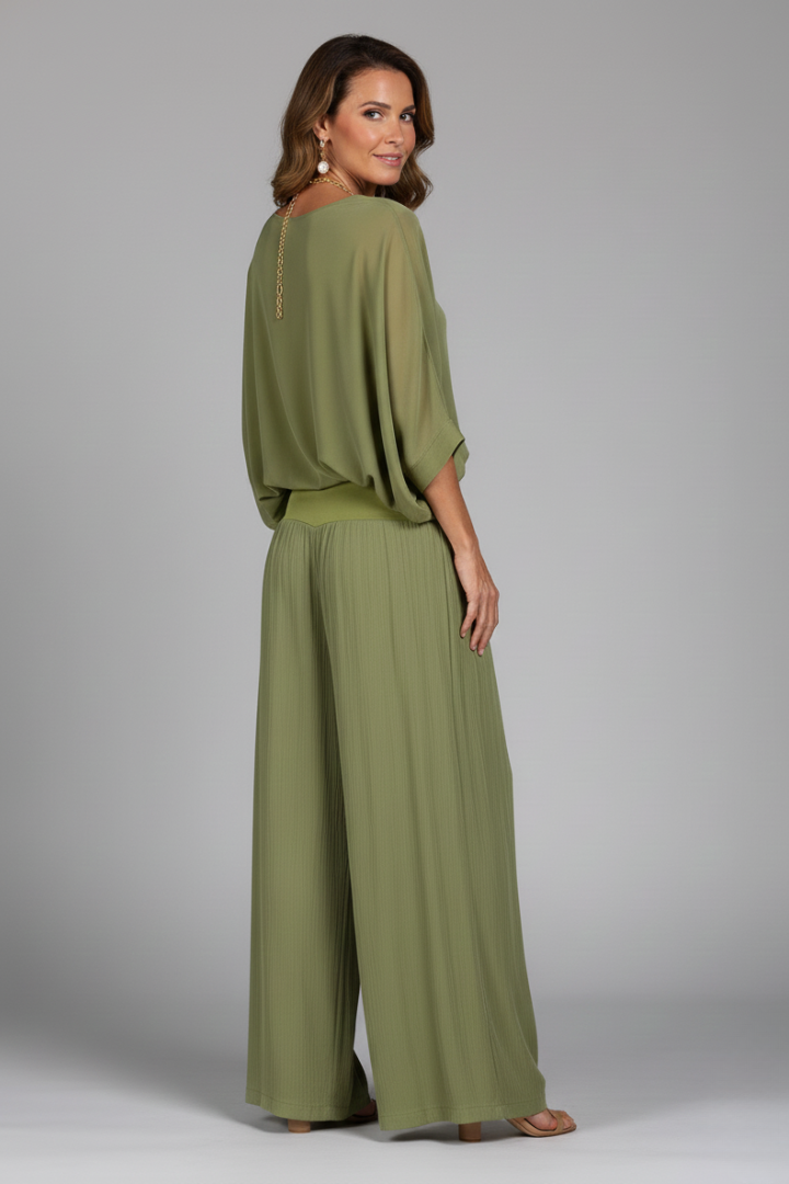Elegant women's two-piece pant set, featuring a stylish batwing top & high-waisted wide leg pants.