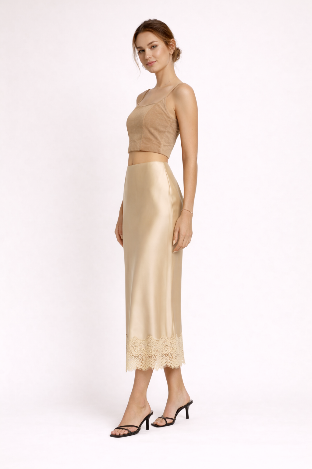 Sophisticated long party skirt for women, featuring a chic straight cut and elegant lace detail.