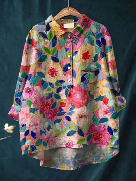 Casual women's floral blouse, a comfortable loose-fit top with a beautiful flower print for everyday wear.