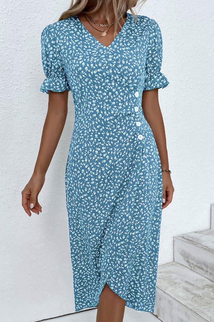 Women's Elegant Flowing Midi Dress. Effortless style, comfortable fit, perfect for versatile everyday wear.
