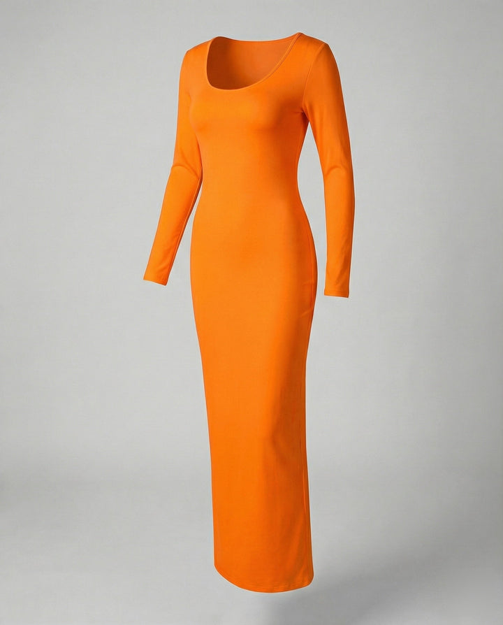 Women's fitted long sleeve scoop neck maxi dress, bodycon style, ideal for a refined silhouette.