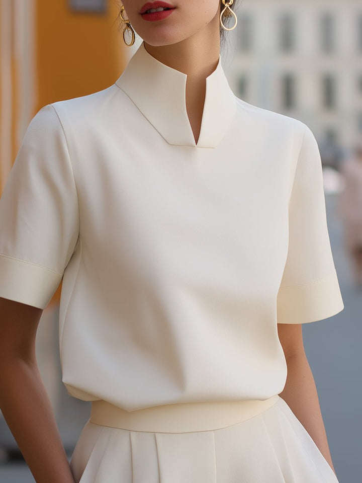 Versatile ladies' summer blouse with mandarin collar, relaxed fit, elegant & comfortable.