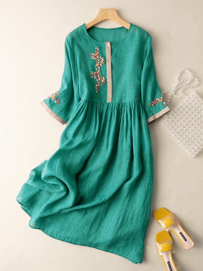 Boho style women's loose fit dress, comfortable and flowy for everyday summer fashion.