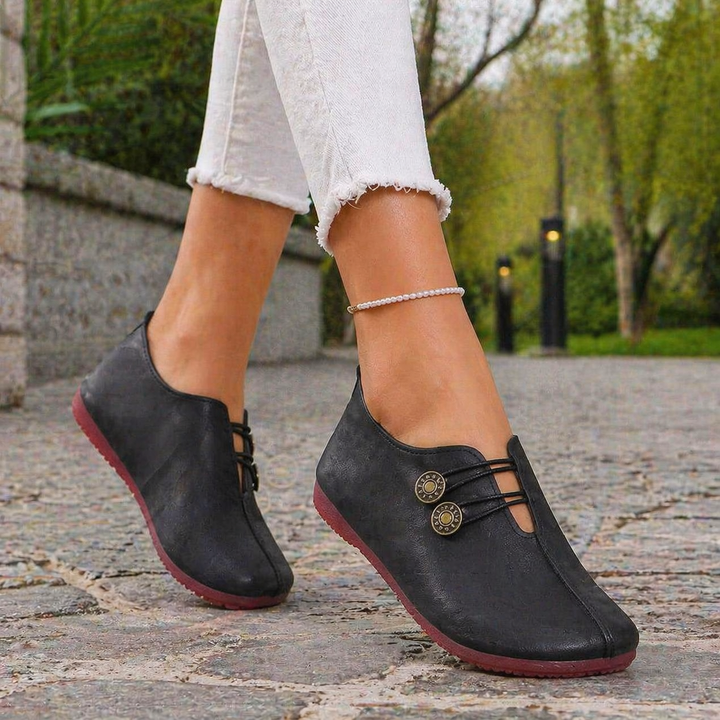 Comfortable women's slip-on barefoot shoes, perfect for spring/summer, promoting natural foot flexibility.