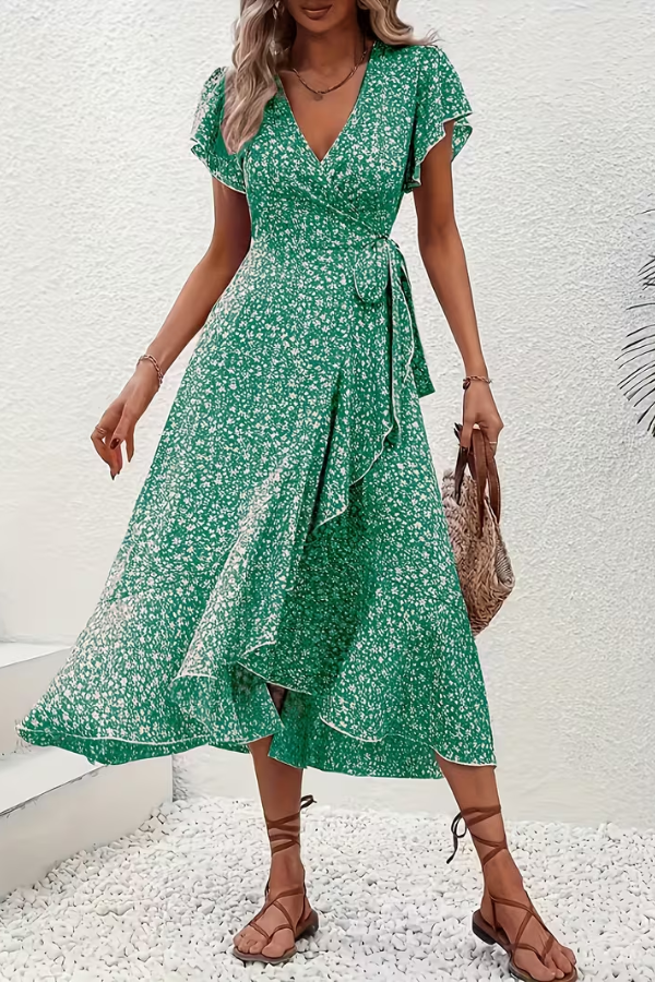 Casual chic women's V-neck floral dress, short-sleeve and comfortable for elegant everyday style.