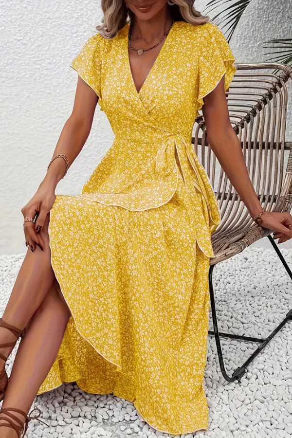 Fitted short-sleeve women's V-neck dress with floral print, versatile for day or party.