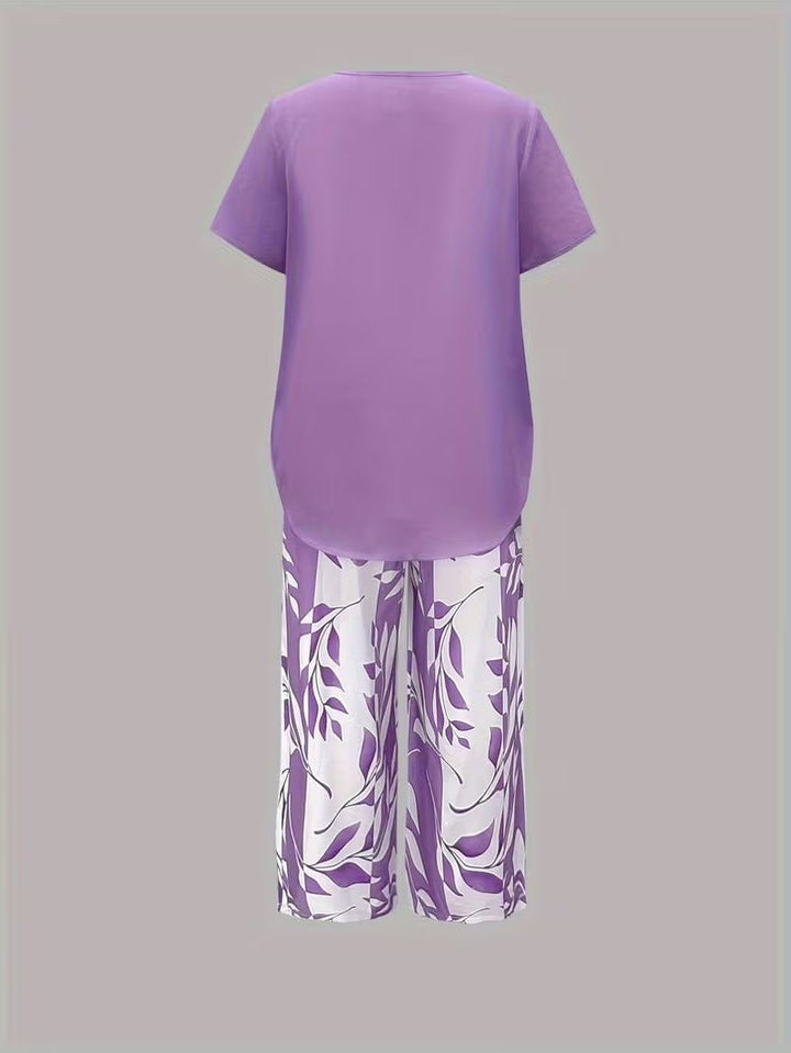 Lightweight women's floral wide-leg pant set, a breathable V-neck short sleeve top loungewear.