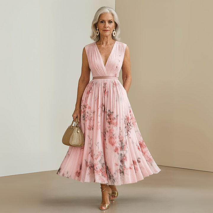 Chic women's sleeveless maxi dress with a flowing silhouette, perfect for modern summer fashion trends.