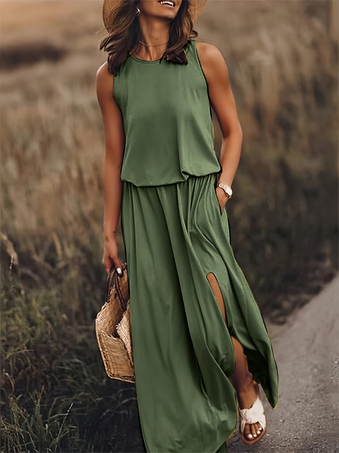 Effortless women's maxi dress with a flowy silhouette, side slit & pockets. Your go-to for relaxed summer style.