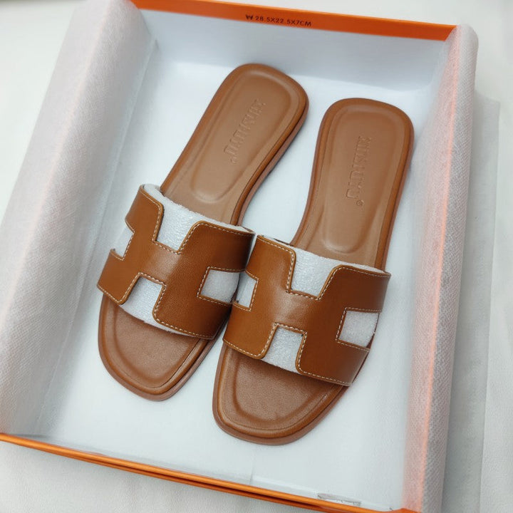 Comfortable women's H-Strap open-toe low heel slip-on sandals, ideal for everyday summer style.