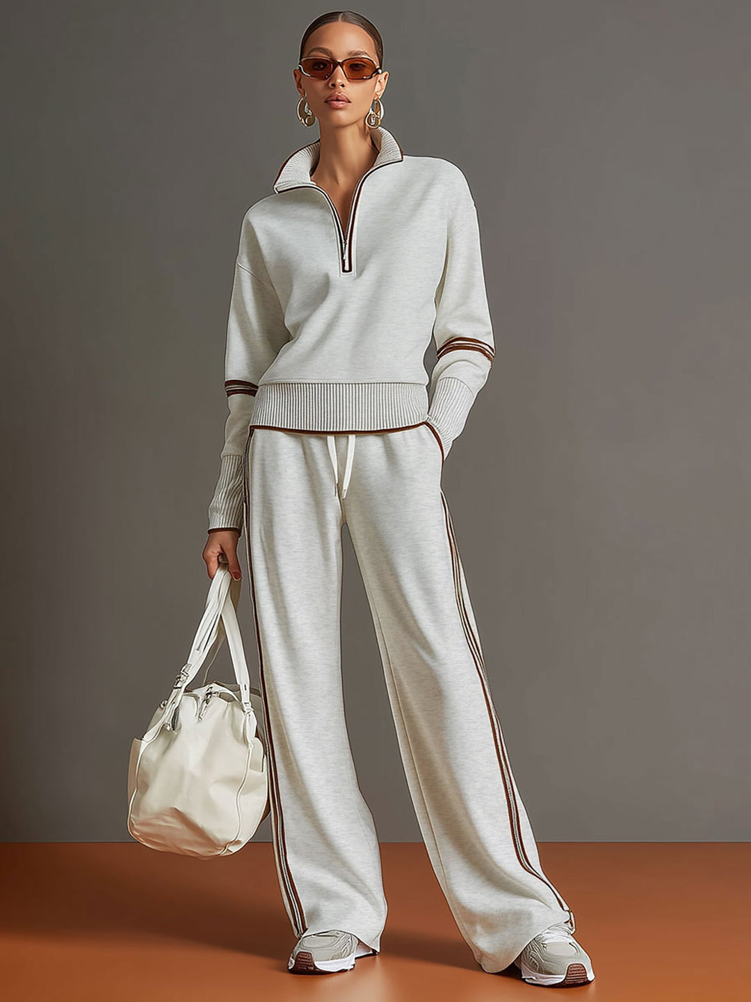 Relaxed women's half-zip sweatshirt from a comfortable loungewear set. Ideal for casual style.