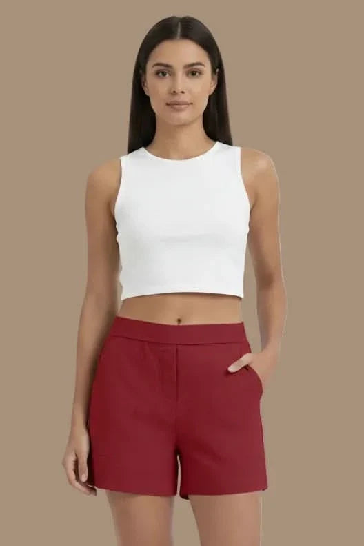 Comfortable women's high waist leisure shorts. Versatile casual bottoms, ideal for summer outdoor activities.