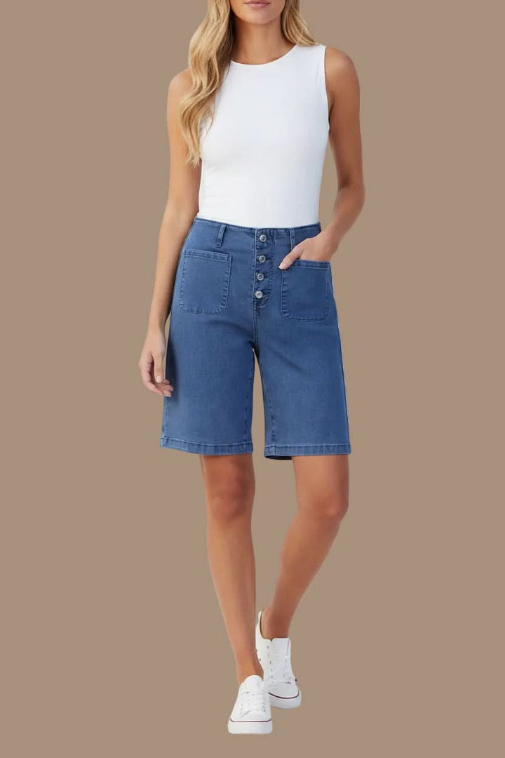 Effortless chic: Women's high-waist bermuda shorts, perfect for versatile summer style.