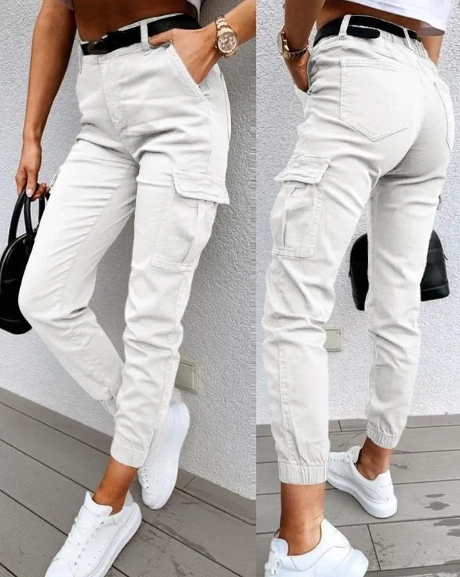 Versatile women's high waist utility cargo pants, combining streetwear style with all-day comfort & practicality.