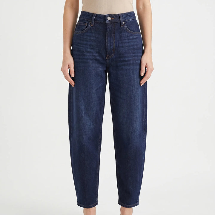 Modern charcoal gray women's high-waist barrel-leg jeans, loose fit for casual comfort & trendy look.