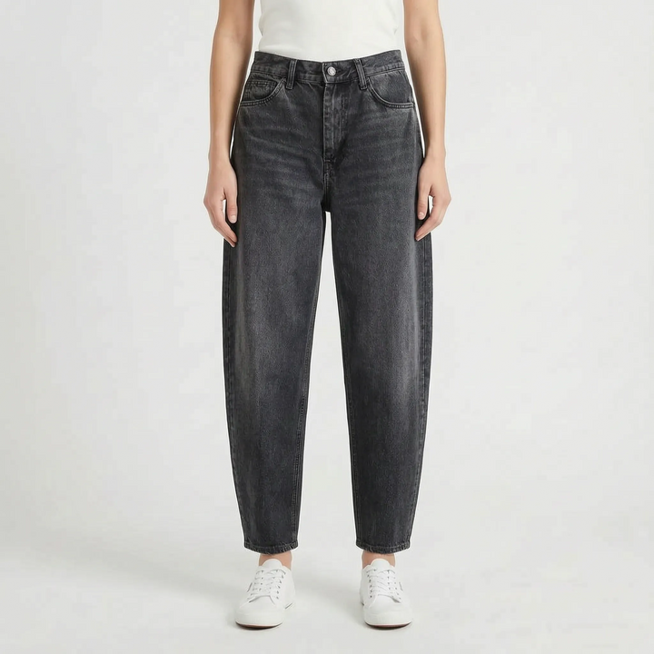 Loose-fit women's high-waist barrel-leg blue jeans, a modern and versatile choice for casual wear.