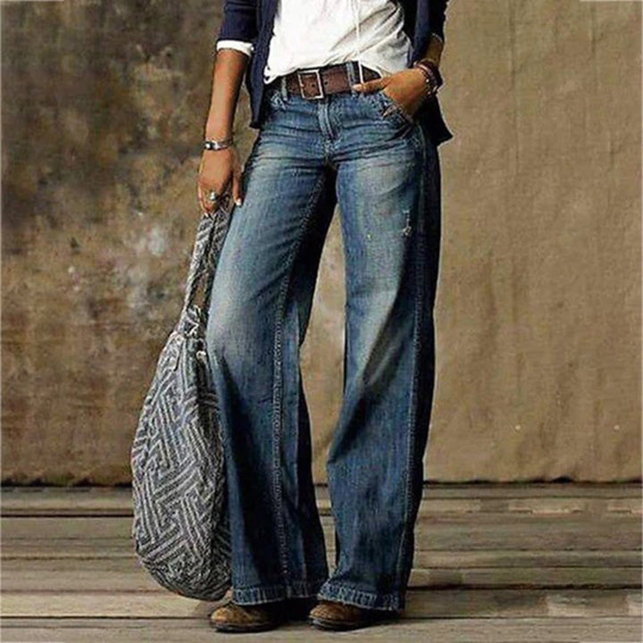 Chic women's wide-leg high-waisted jeans, a versatile fashion piece for modern casual or dressed-up looks.
