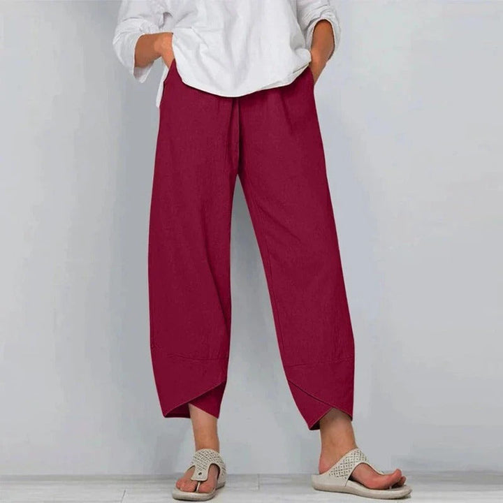 Versatile women's high-waisted wide-leg trousers. Relaxed fit, ideal for casual everyday fashion & comfortable lounging.