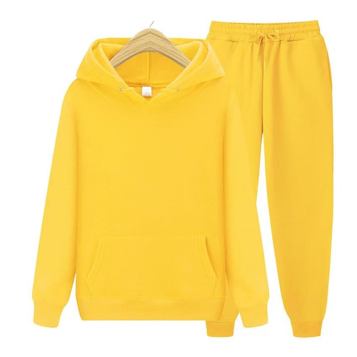 Versatile women's hooded matching set, suitable for activewear or relaxed everyday style.