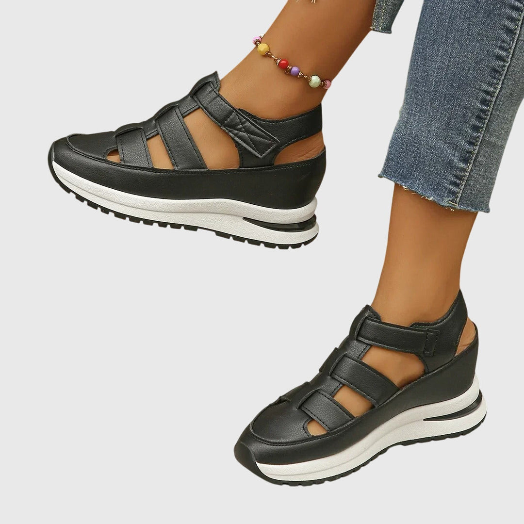 Orthopedic Judy sandals for women, designed for all-day wear, with essential adjustable arch support.