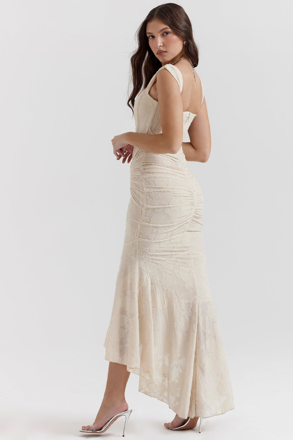Midi lace corset bodycon evening dress for women, sweetheart neckline, perfect for glamorous events.