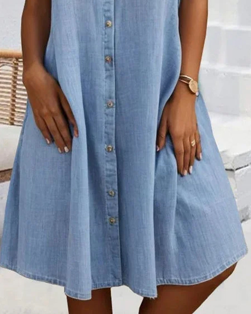 Versatile women's denim-look dress, button-down design for effortless summer & fall casual fashion.