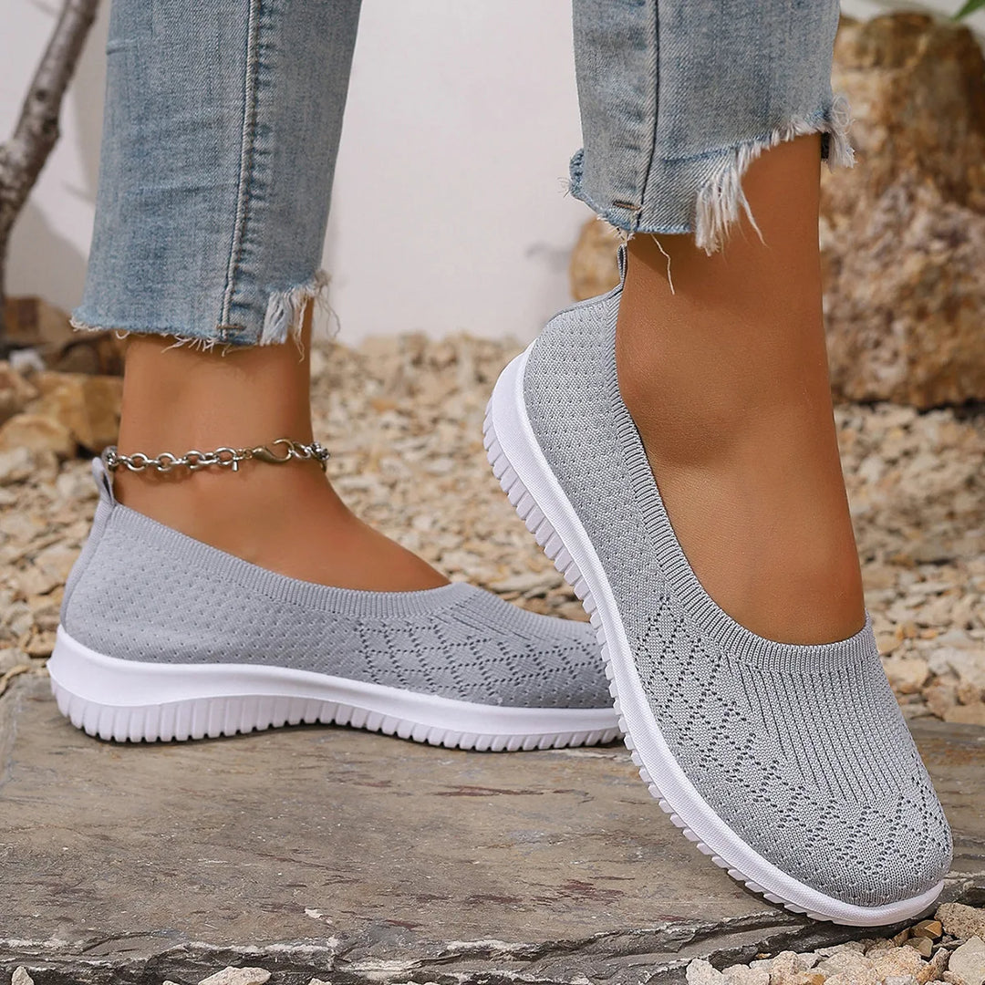 Women's lightweight slip-on walking sneakers, perfect for everyday comfort and casual style.