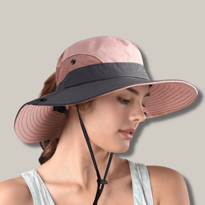 Stylish women's beach sun hat with UV protection, wide brim for ultimate sun safety and a chic look.