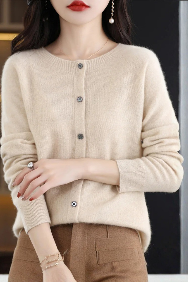 Women's long button cardigan, highly versatile for transitional weather, everyday style & comfort.