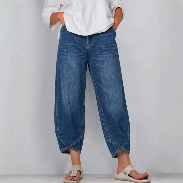 Women's modern barrel leg cropped jeans, perfect for effortless casual style and fashion.
