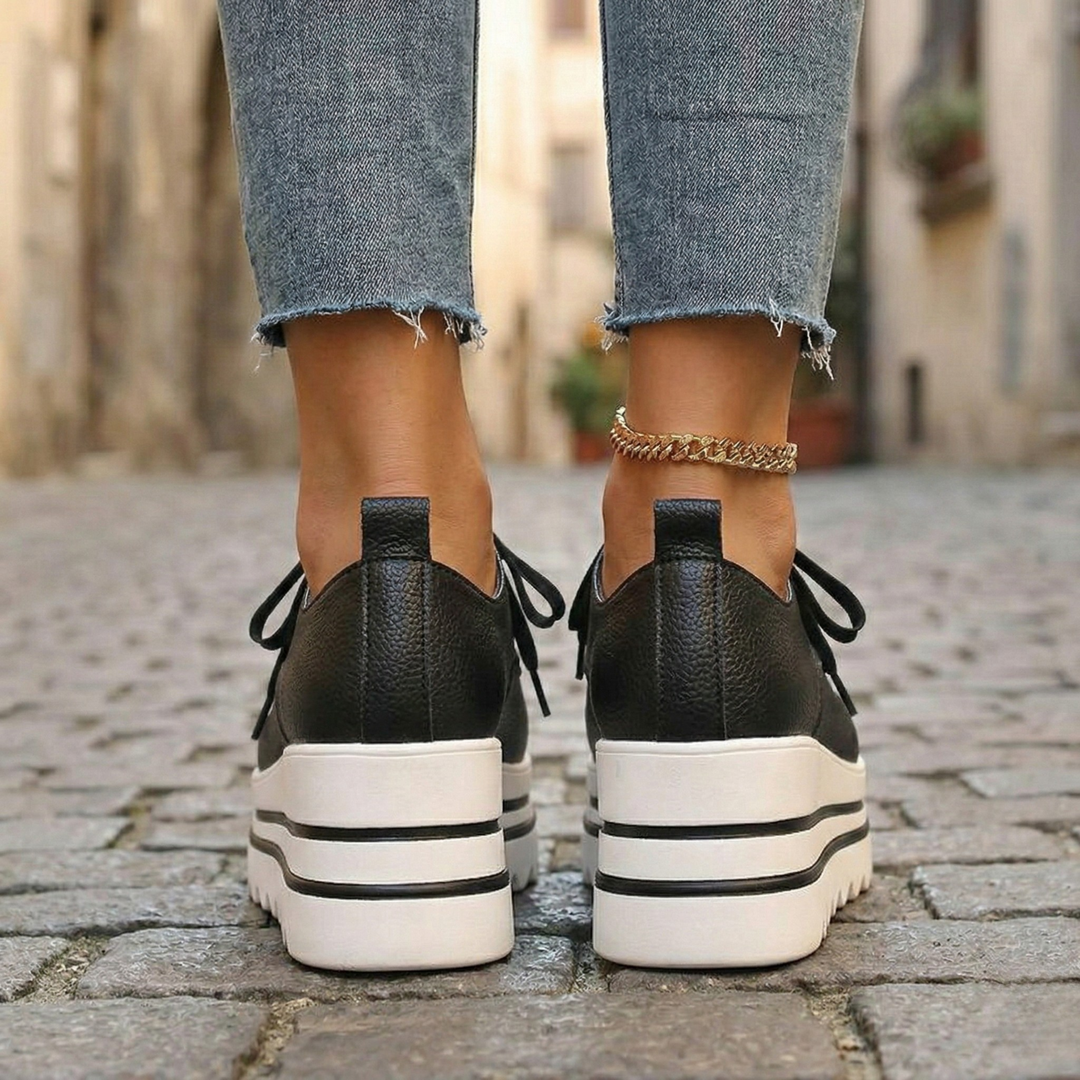 Stylish women's platform Oxford dress shoes, classic lace-up design, perfect for office or casual chic.