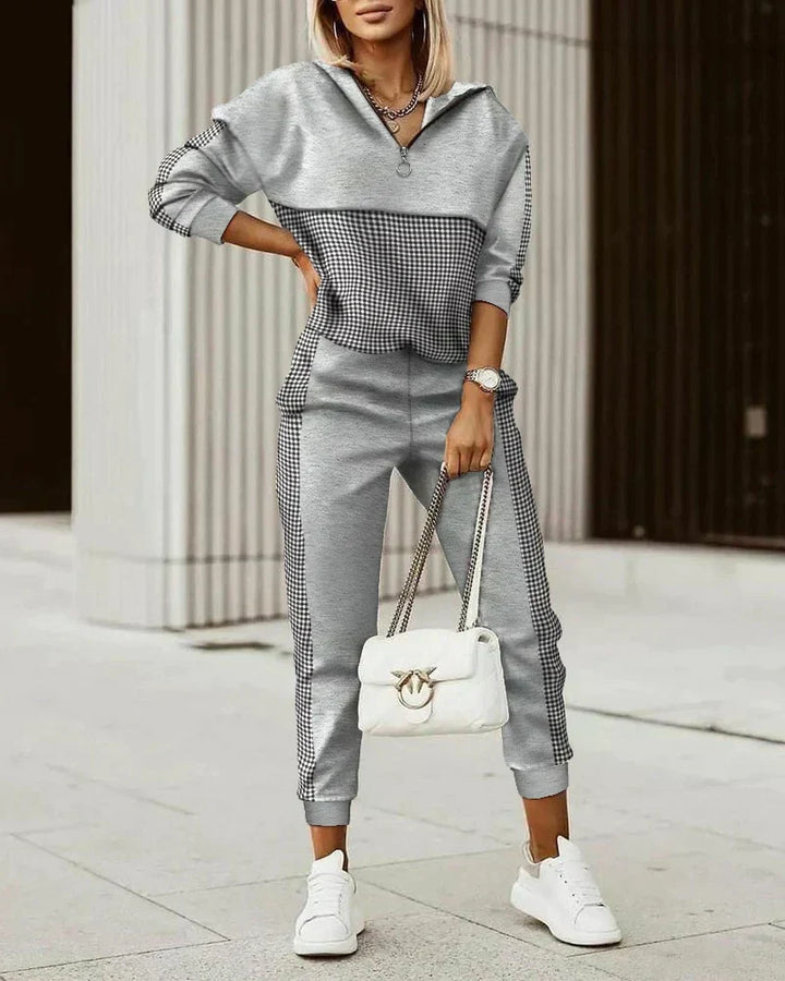 Women's two-piece set, combining stylish comfort with modern design for versatile everyday fashion.