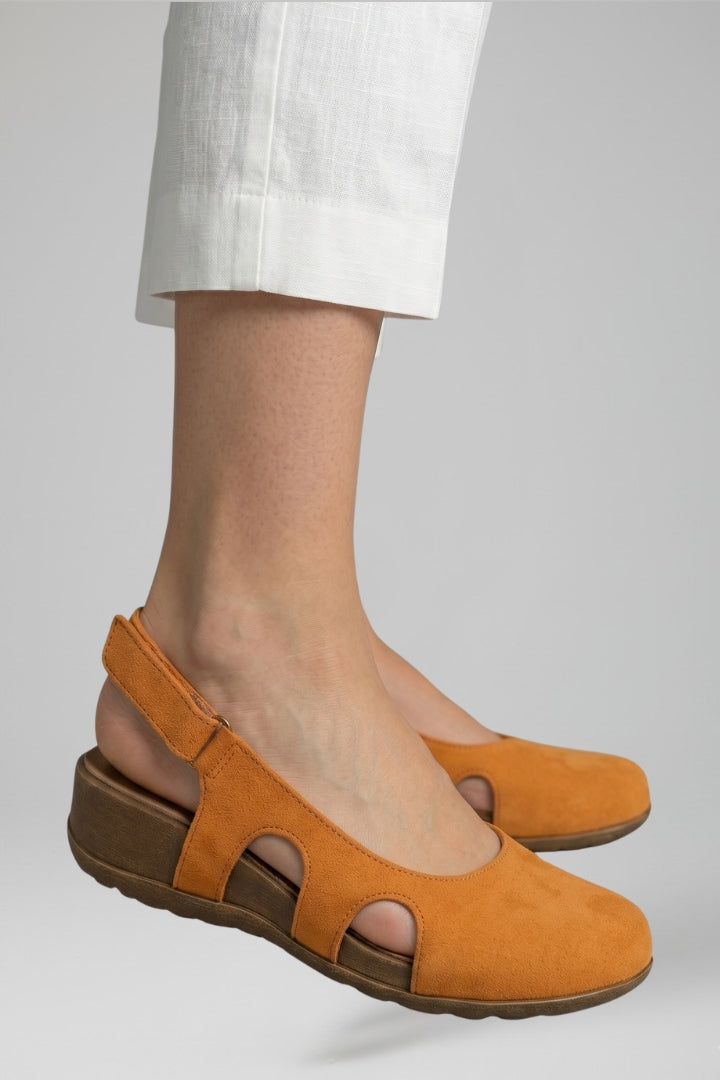 Women's casual orthopaedic sandals with multiple adjustable straps & a cushioned sole for all-day comfort.
