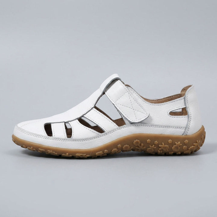 Women's orthopaedic sandals with arch support for comfortable foot support and everyday wear.