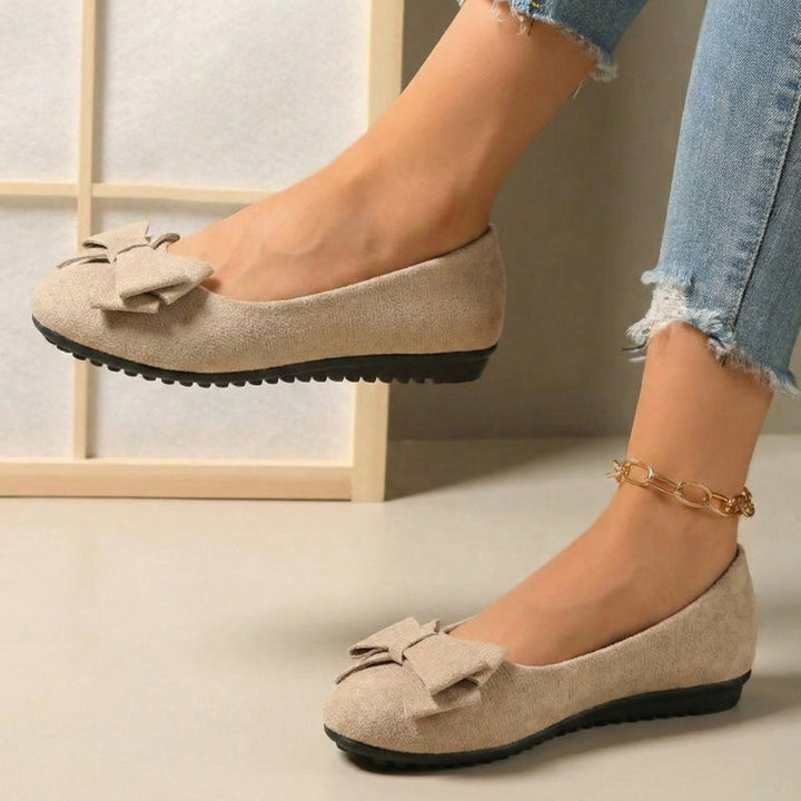 Women's comfortable wide fit ballet flats, orthopaedic design, ideal for ultimate support.