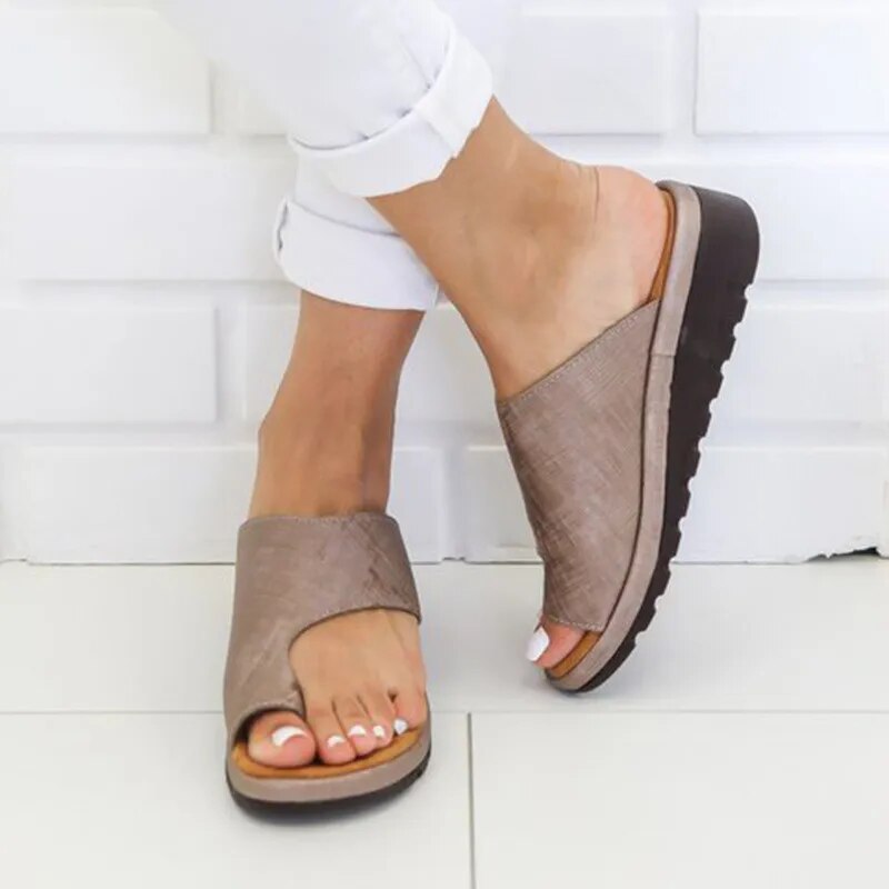 Comfortable women's walking sandals with adjustable straps, perfect for bunion relief & arch support.