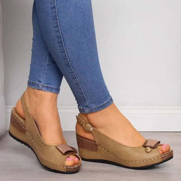 Comfortable women's sandals, orthopedic design for arch & foot support. Ideal casual summer walking shoes for daily wear.