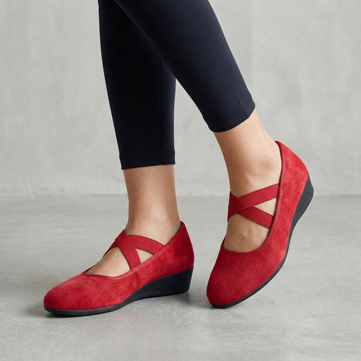Versatile women's orthopedic criss-cross wedge flats, perfect for casual summer wear & walking.