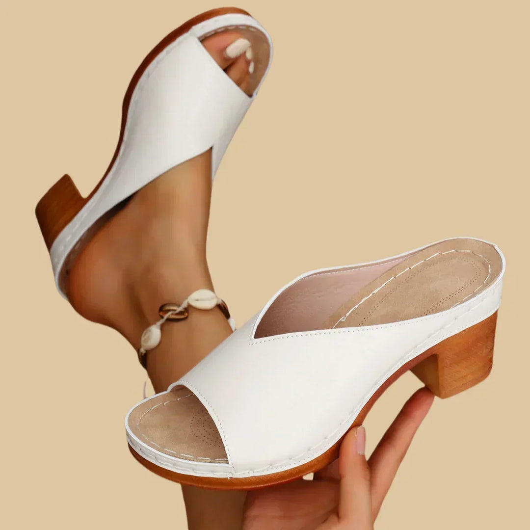 Comfortable women's orthopedic sandals, perfect for daily support and summer style.