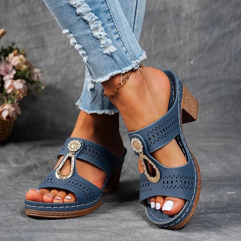Casual women's heeled sandals, orthopedic comfort with arch support, slip-on style.