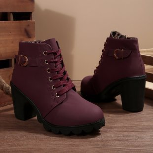 Fall/winter women's ankle boots: orthopedic design, secure lace-up closure, and a trendy block heel for style.