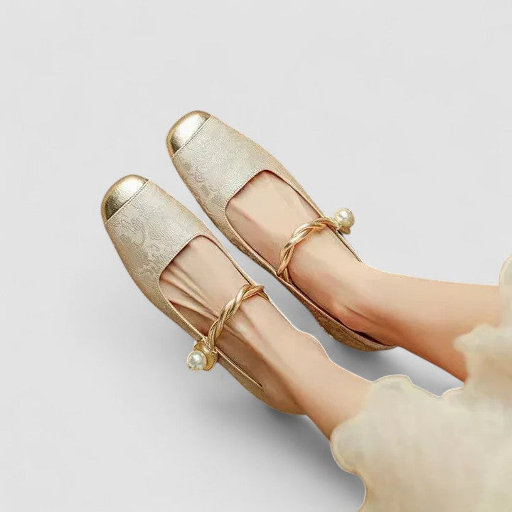Classic women's comfort shoes: orthopedic Mary Jane style, low block heel, buckle strap, and vintage charm.