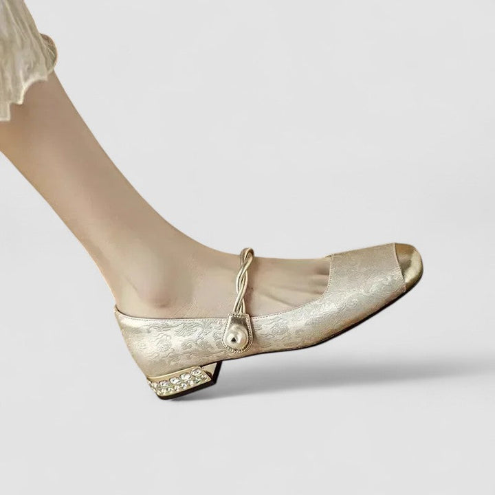 Versatile women's orthopedic Mary Jane shoes, perfect for work or casual, offering comfort & classic style.