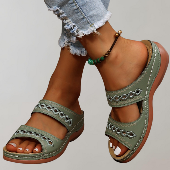 Women's comfort platform sandals, orthopedic design for arch support. Chic and supportive summer footwear.