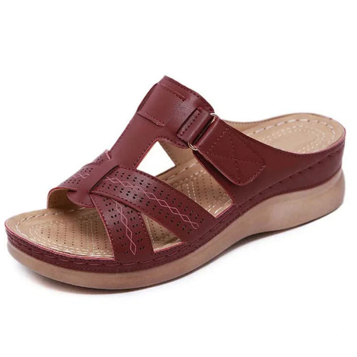 Cushioned women's casual sandals, perfect for everyday comfort and orthopedic support.