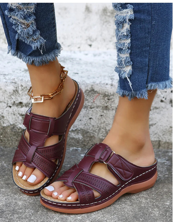 Adjustable women's comfort sandals, providing gentle support and foot pain relief.