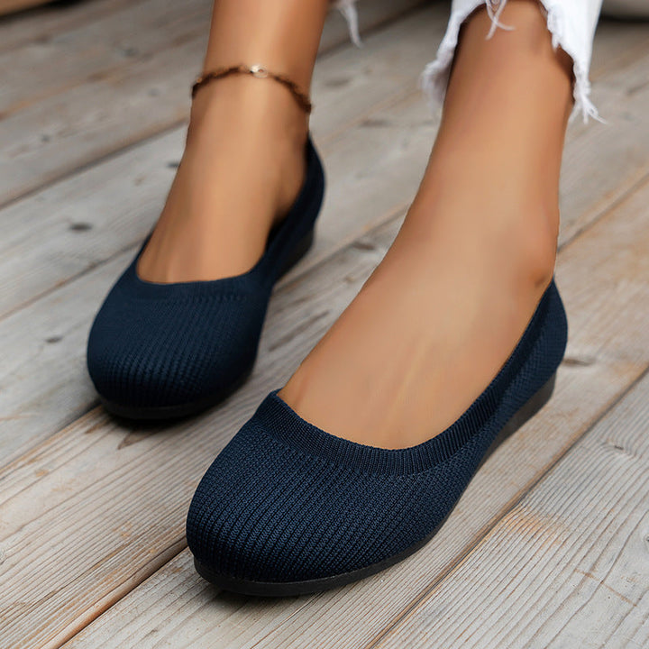 Smart casual women's slip-on flats, combining orthopedic support with modern style.